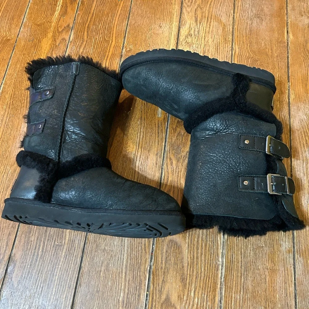❌SOLD❌Ugg Shearling Boots With Buckle Size 8 - Picture 3 of 6